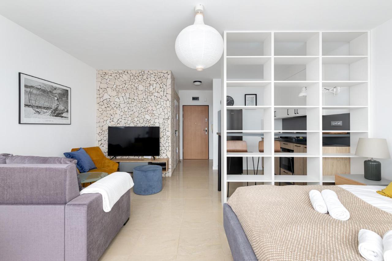 Sierpinskiego 1A - Studio With Balcony & Desk - Remote Work By Noclegi Renters Warszawa Exteriör bild